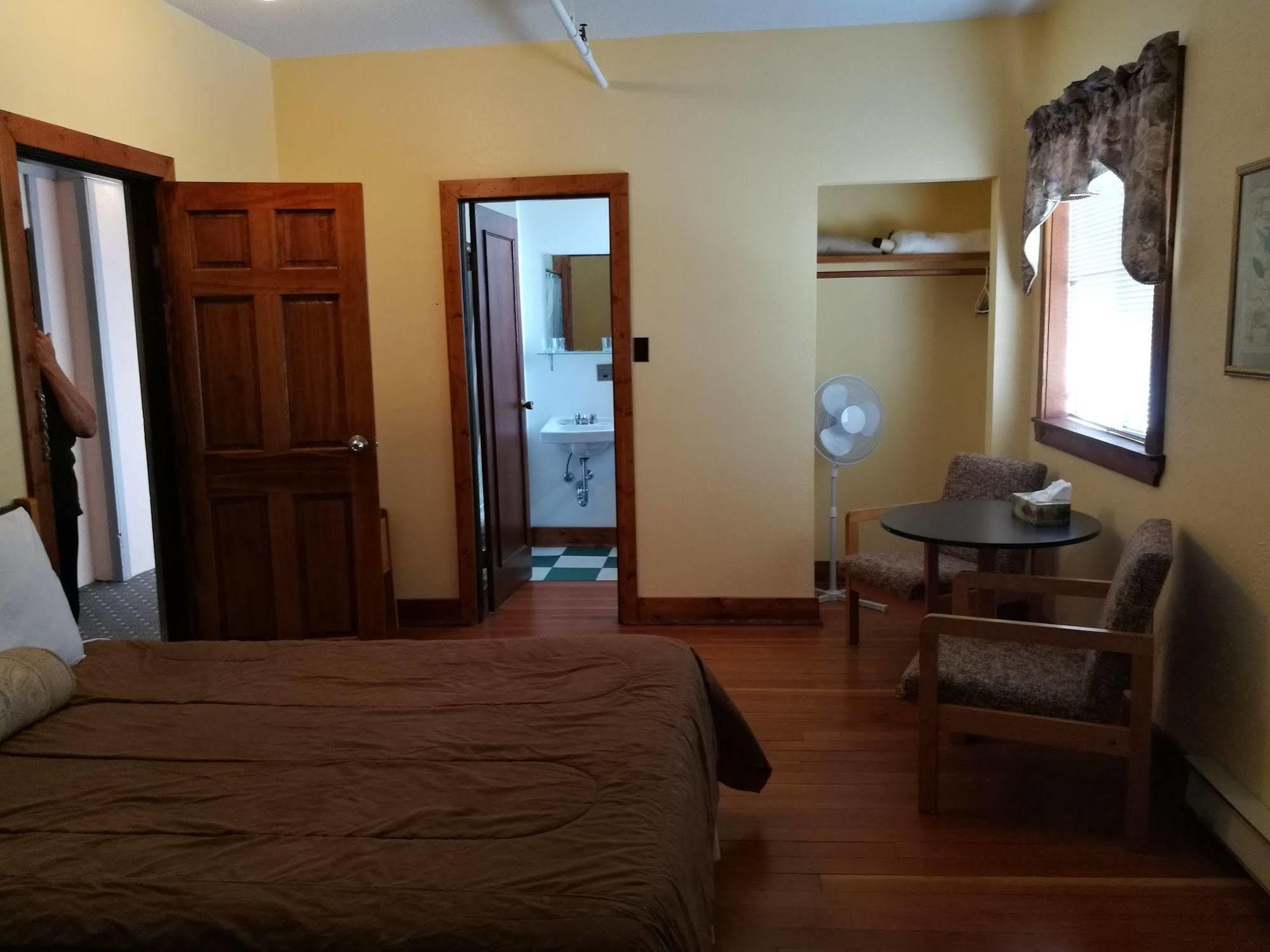 Rodmay Hotel Powell River Esterno foto